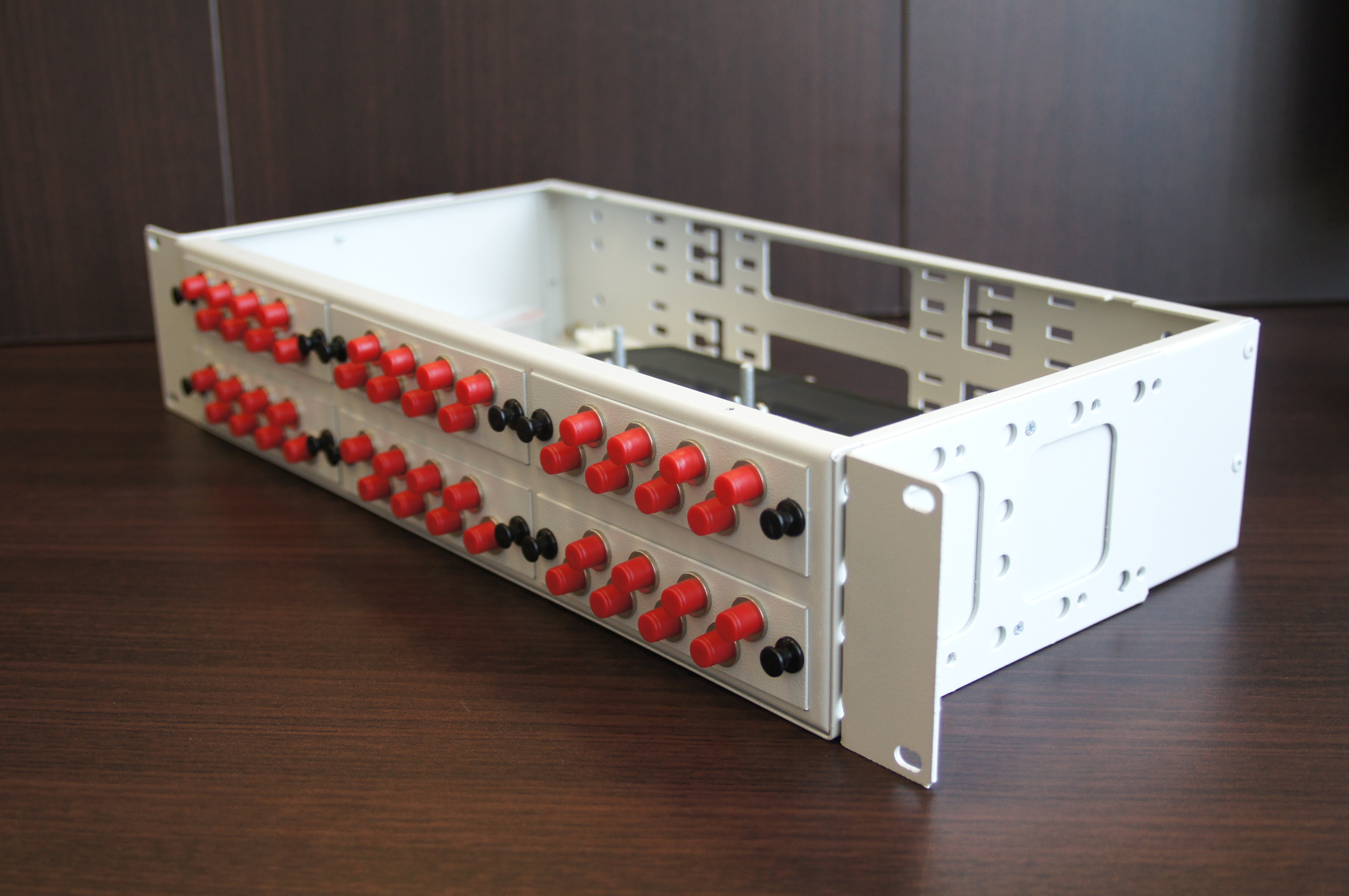 Стоечный оптический кросс КОР-С-48 fc/upc 2U