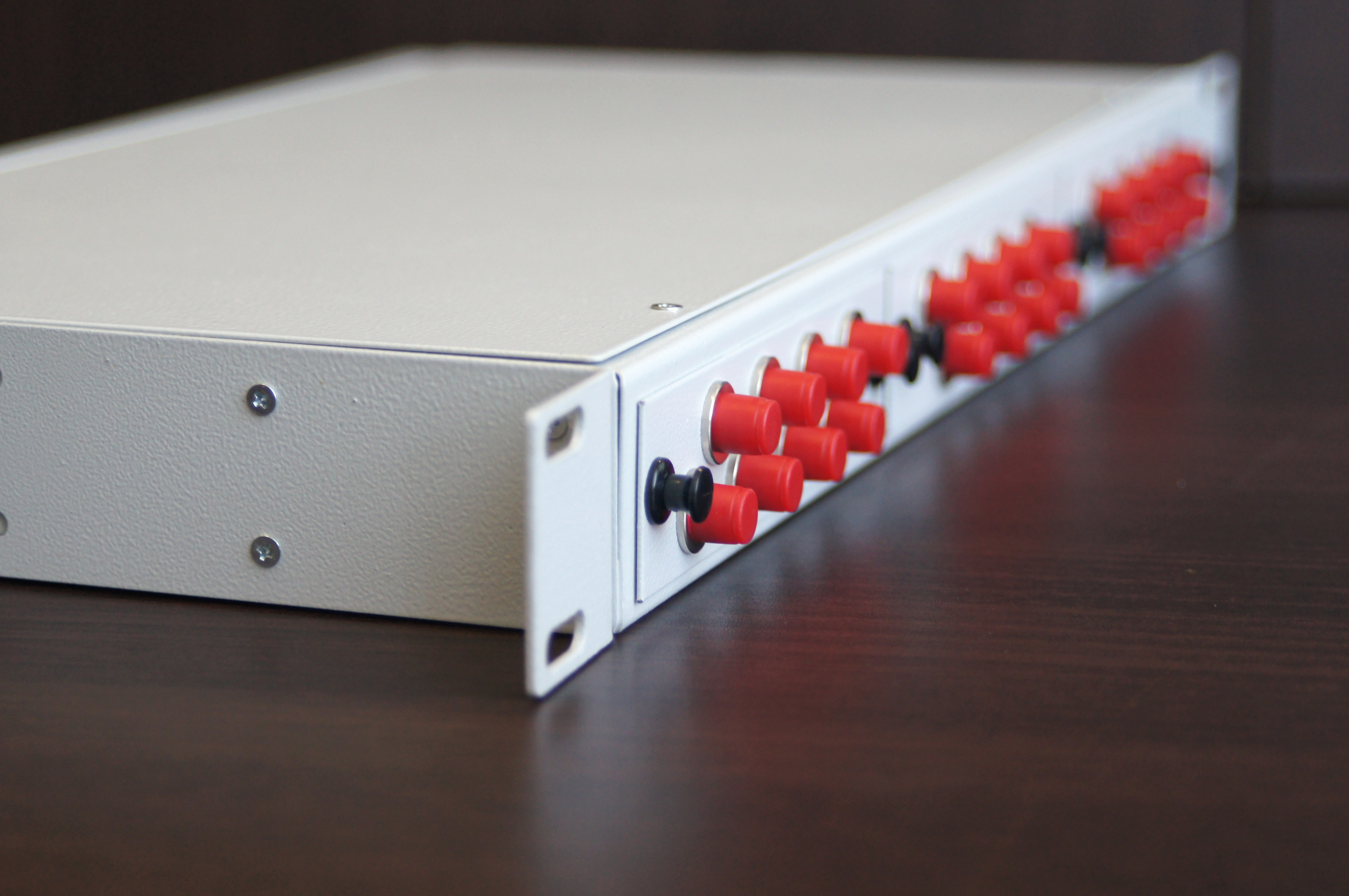 Стоечный оптический кросс КОР-С-24 fc/upc 1U