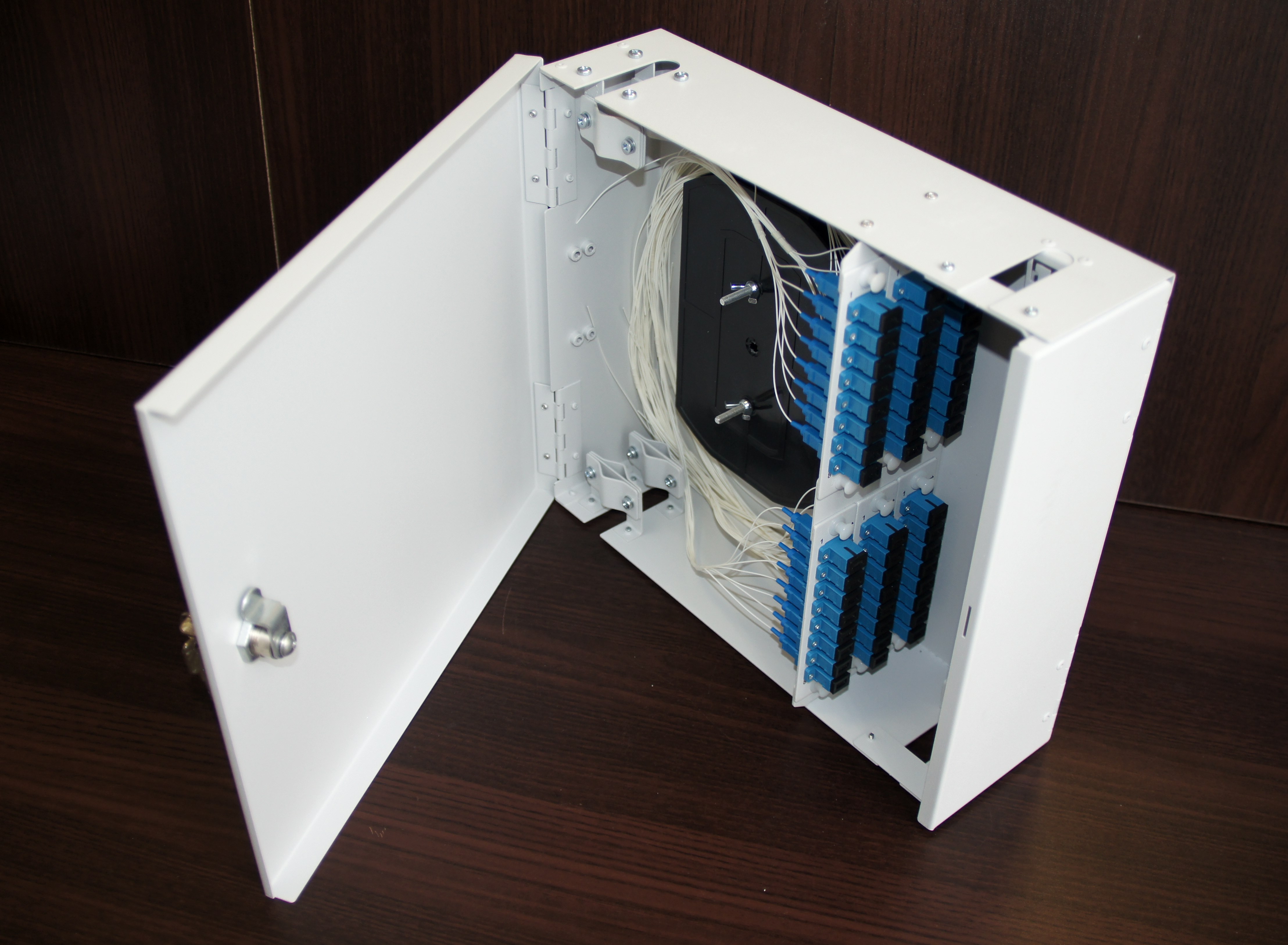 Настенный оптический кросс КОР-Н-48 sc/upc
