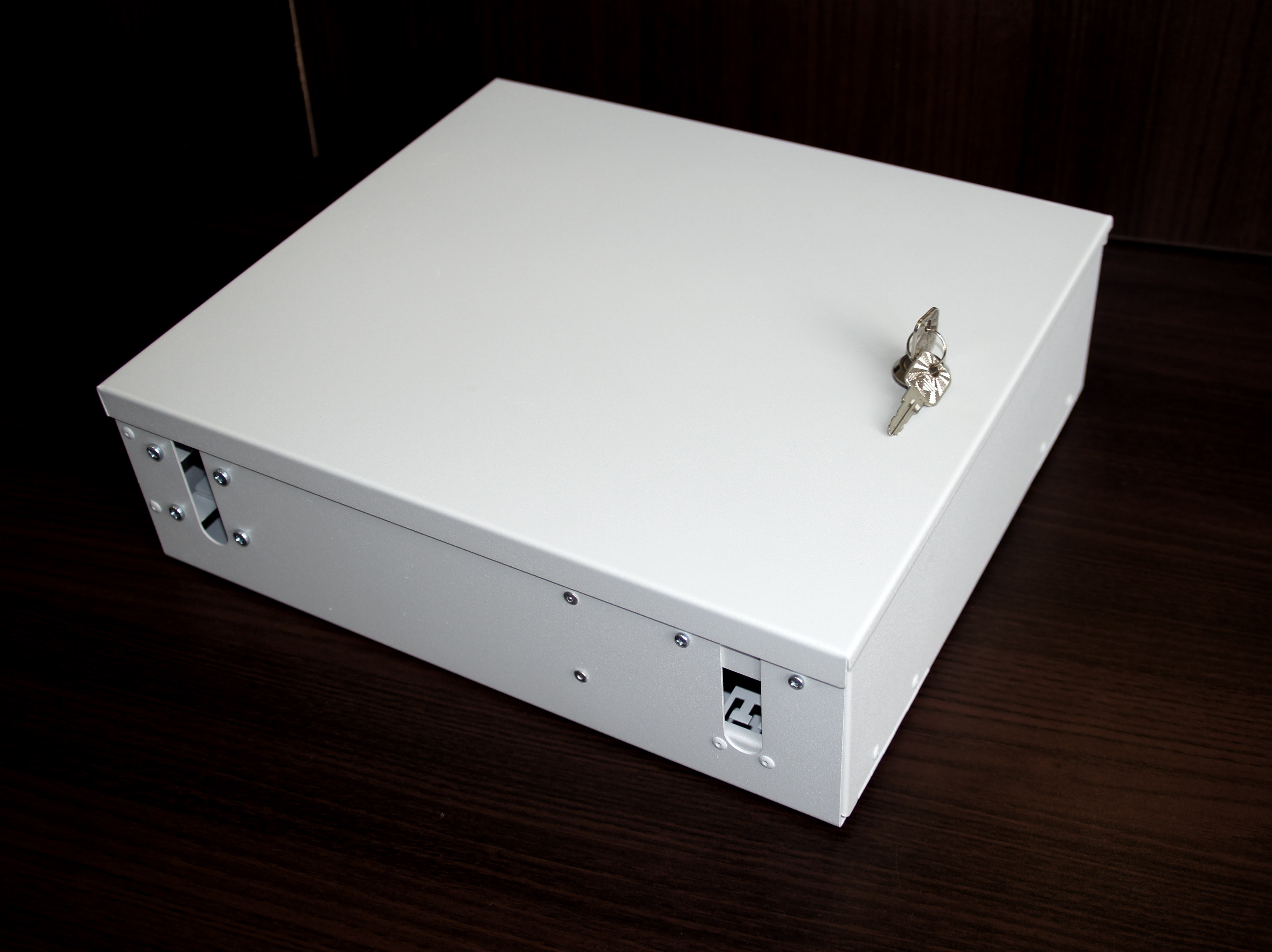 Настенный оптический кросс КОР-Н-96 lc/upc