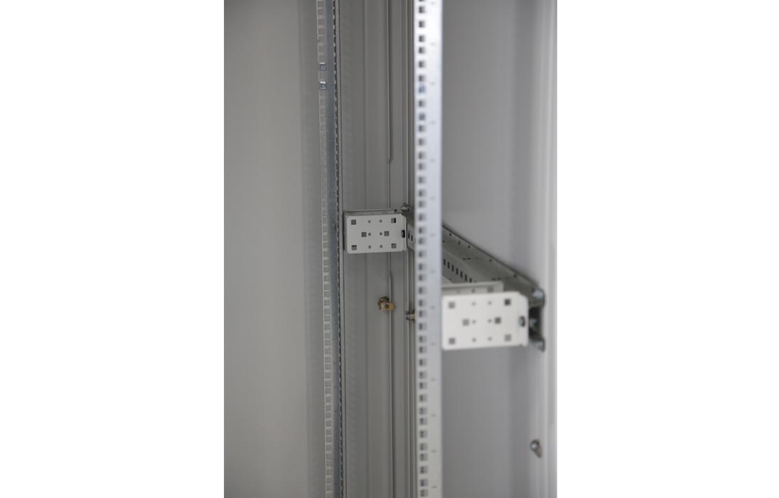 Шкаф телекоммуникационный напольный 19",47U(800x800), ШТ-НП-47U-800-800-М, передняя дверь металл ССД