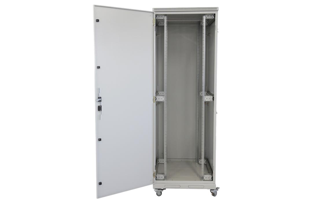 Шкаф телекоммуникационный напольный 19",47U(800x800), ШТ-НП-47U-800-800-М, передняя дверь металл ССД