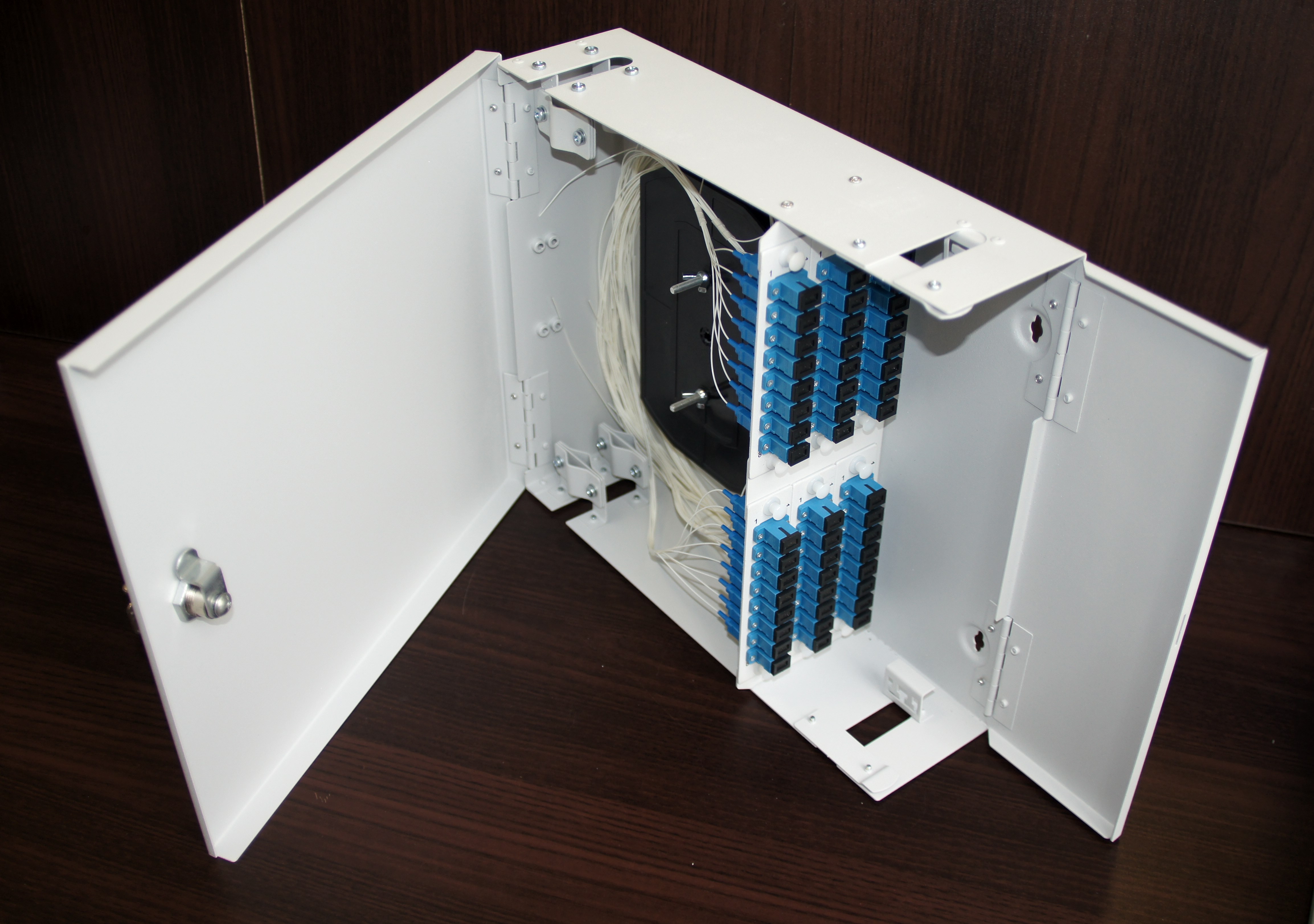 Настенный оптический кросс КОР-Н-48 sc/upc