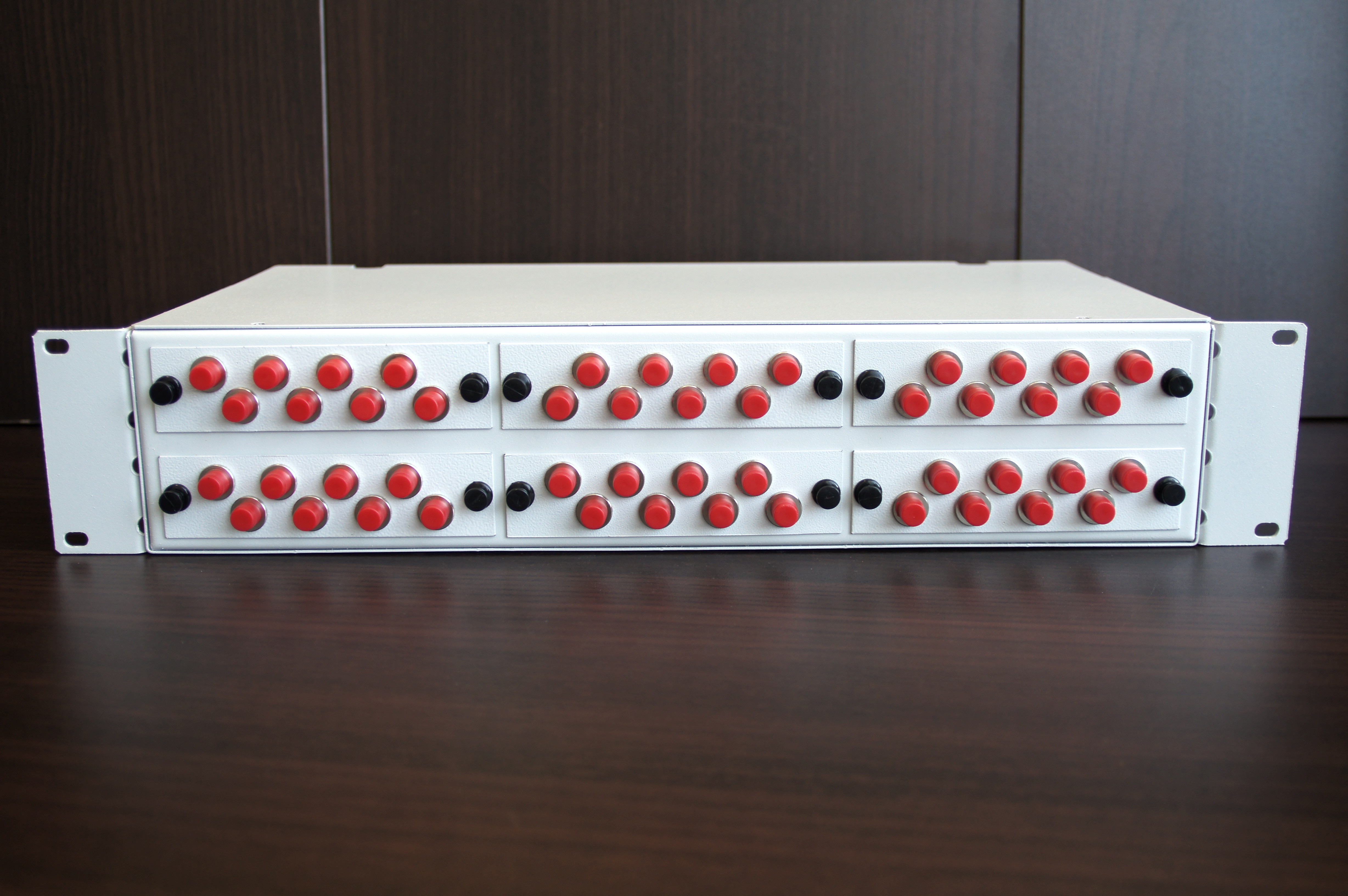 Стоечный оптический кросс КОР-С-48 fc/upc 2U