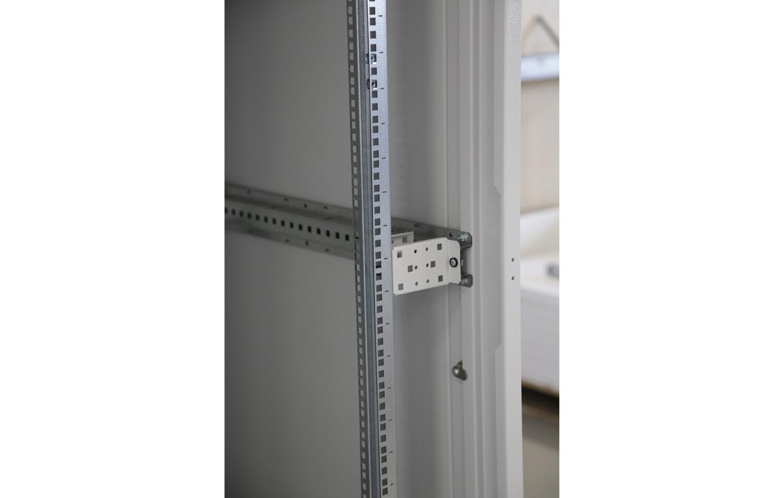 Шкаф телекоммуникационный напольный 19",47U(800x800), ШТ-НП-47U-800-800-М, передняя дверь металл ССД