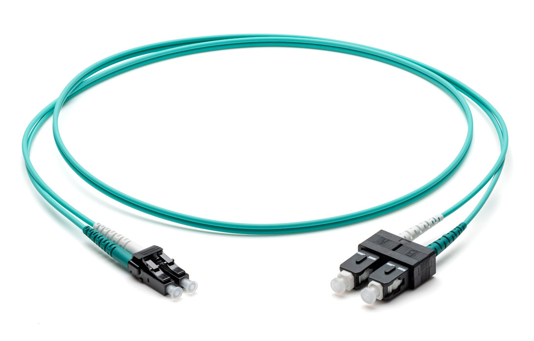 Патч-корд оптический Corning 2мм OM3 дуплекс LC-SС 1м F055702T5Z20001M